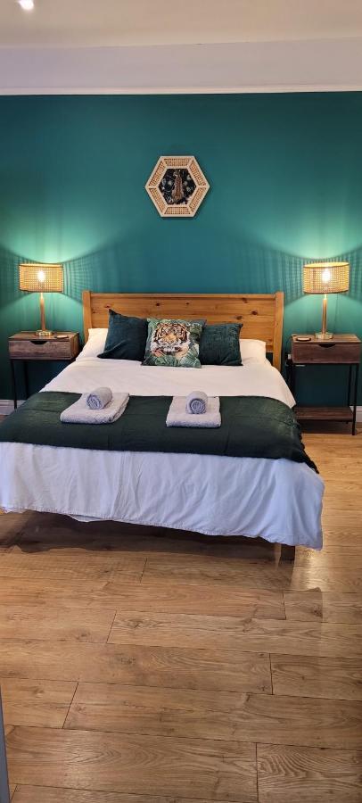 Leckhampton Road Apartments - كيلتنهام المظهر الخارجي الصورة